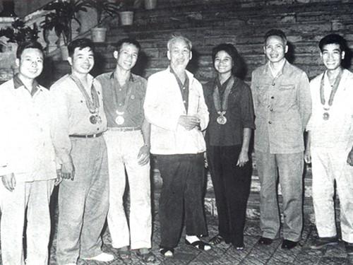 Trọn đời khắc ghi lời Bác dạy